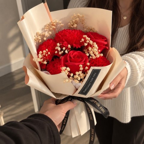 Bukiet zapachowych kwiatów mydlanych w pudełku 6 szt. flower box BUK09CZE